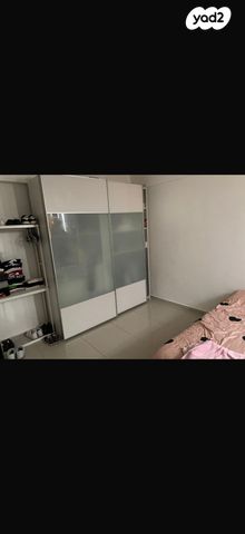 דירת גן, גאולים 14, רסקו א', חולון