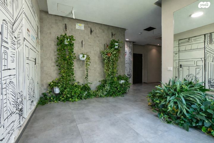 דירה, קריניצי 73, שכונת בן גוריון, מרכז העיר ג', רמת גן