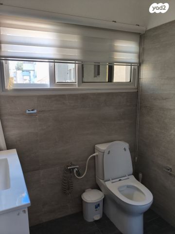 דירה, הרברט סמואל 11, רמב"ם, חדרה