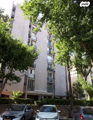 דירה, בר אילן 11, שיכוני מזרחי, כפר סבא