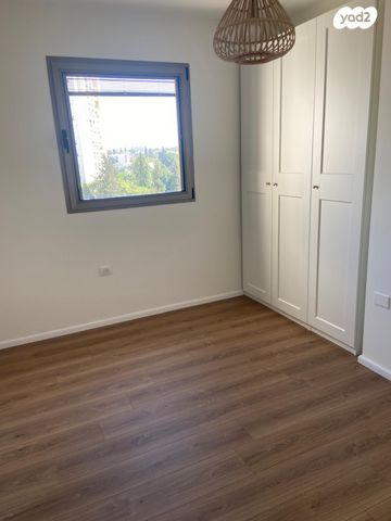 דירה, יבנה 40, קרית יערים, רמת השרון