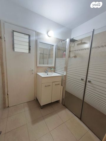 דירה, שדרות השושנים 7, בן גוריון, נצרת עילית / נוף הגליל