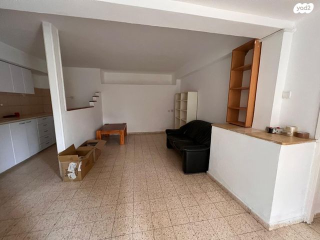 דירת גן, אורוגואי 32, קרית היובל, ירושלים