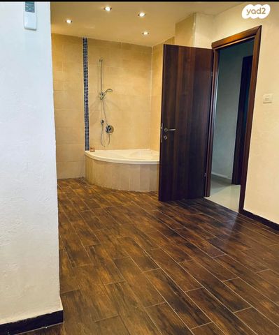 דירה, קדושי קהיר 20, נאות רחל, חולון