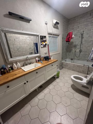 דירה, סוקולוב 61, גולן, רמת השרון