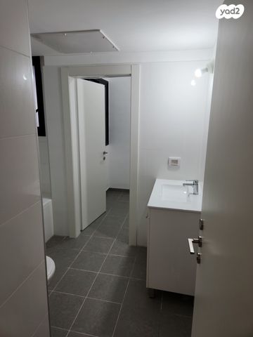 דירה, גילדסגיים 4, קרית קריניצי, רמת גן