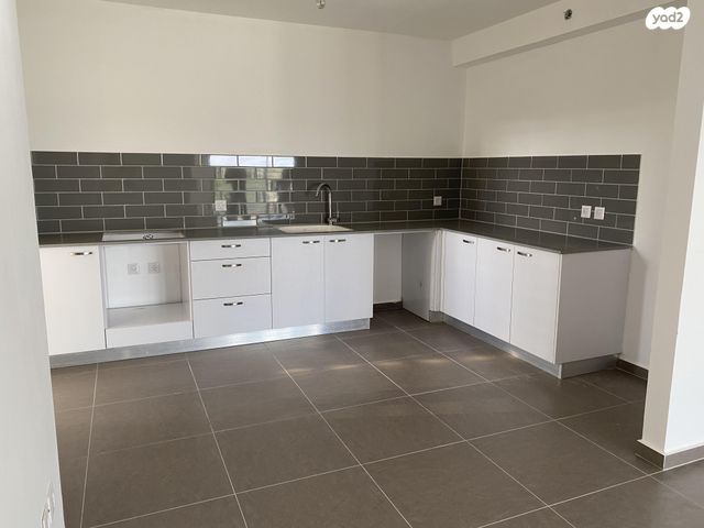 דירה, שדרות הרצל 52, נאות שמיר, יבנה