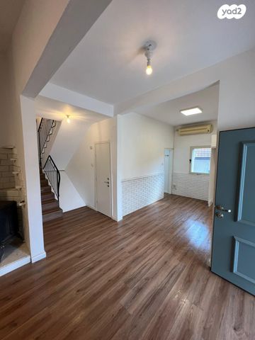 בית פרטי/ קוטג', מורדי הגטאות 4, שאר העיר, קדימה צורן