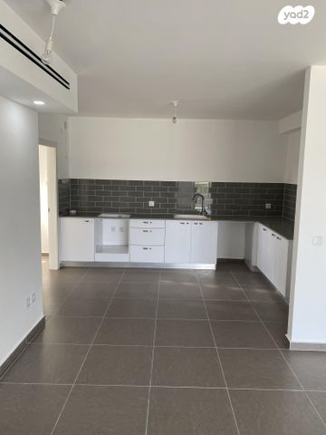 דירה, שדרות הרצל 52, נאות שמיר, יבנה