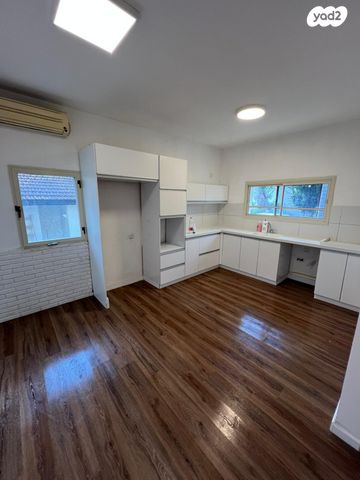 בית פרטי/ קוטג', מורדי הגטאות 4, שאר העיר, קדימה צורן