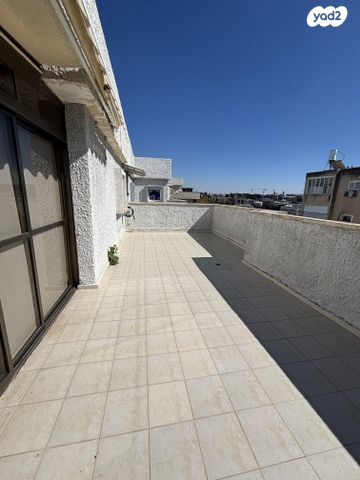 גג/ פנטהאוז, הרצל 5, מרכז מערבי, נס ציונה