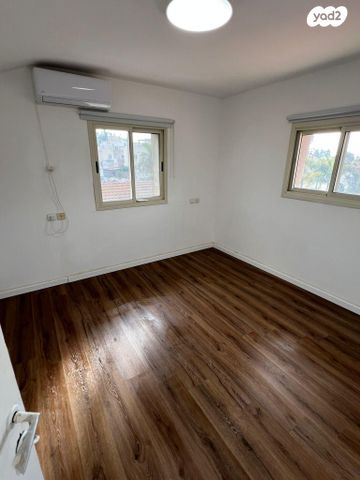 בית פרטי/ קוטג', מורדי הגטאות 4, שאר העיר, קדימה צורן