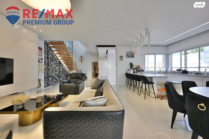 דו משפחתי, שוהם