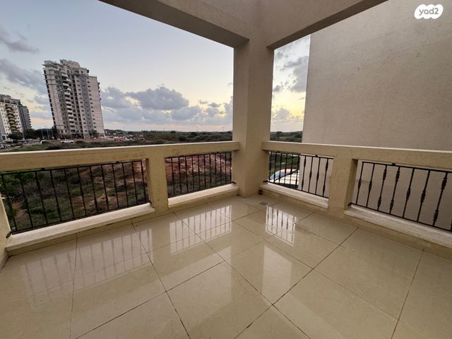 דו משפחתי, גבעת אולגה, חדרה