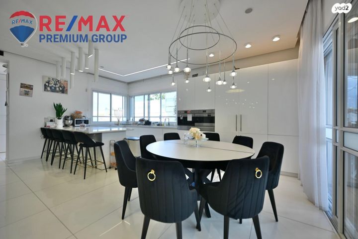 דו משפחתי, שוהם