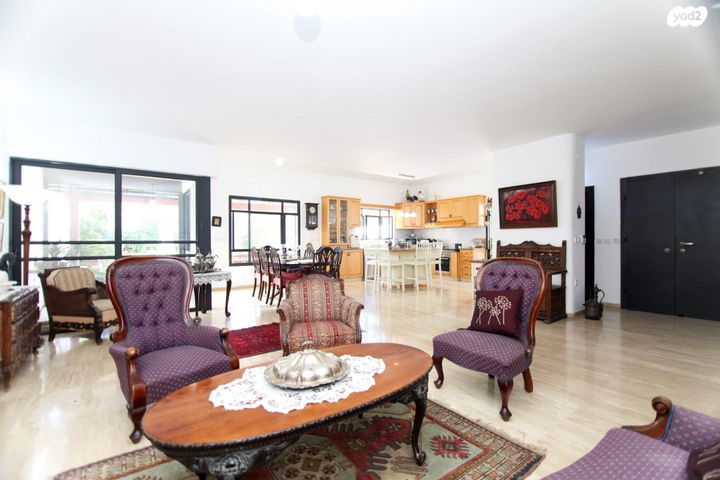 בית פרטי/ קוטג', שביל הנוטע 16, מרכז המושבה, אבן יהודה