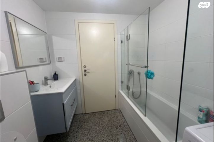 דירה, נתן אלתרמן, הרצליה