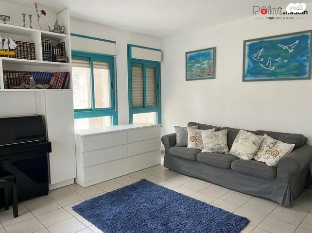 דירה, שכונה ה'-ו', מבשרת ציון