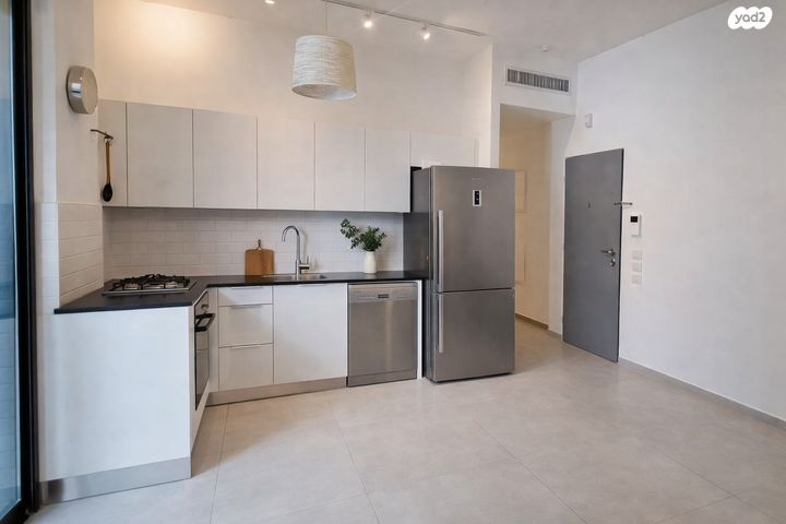 דירת גן, אסף, חרוזים, רמת גן