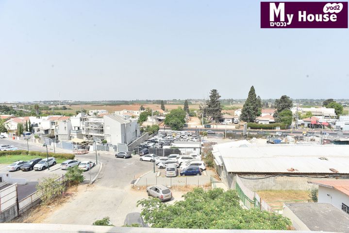 דירה, המושבה, גדרה