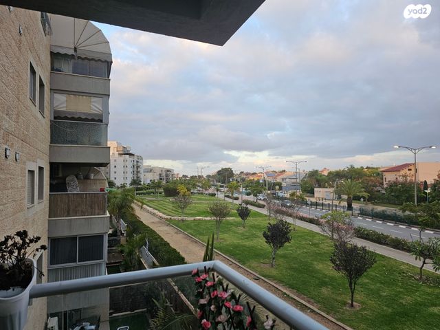 דירה, אלה, החורש, נתיבות