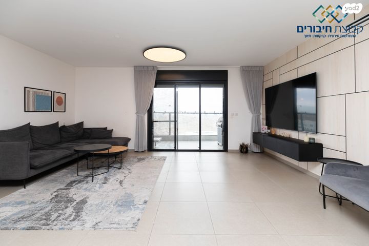 דירה, מרים הנביאה, פסגות אפק, ראש העין