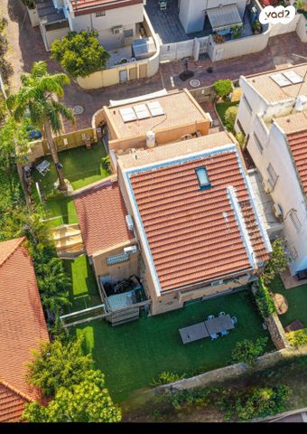 דו משפחתי, האצ"ל, רעננה