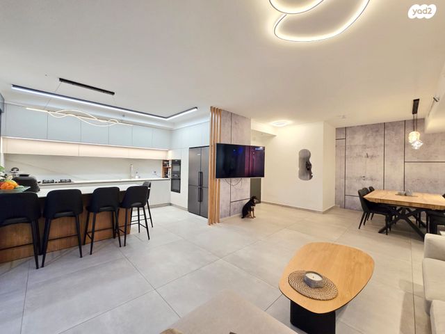 דירה, משה רינת, קרית רבין, חולון