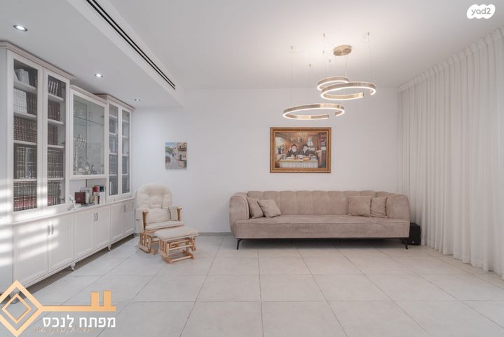 דירה, אריאל שרון, נווה שרון / שער העיר, נתיבות