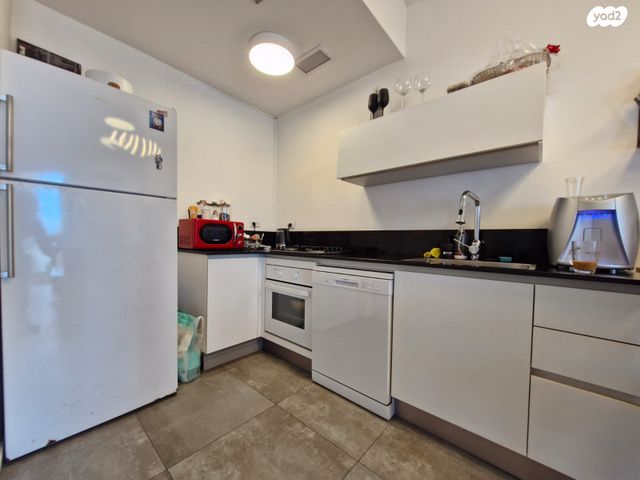 דירה, דרך מנחם בגין 144, מונטיפיורי, הרכבת, תל אביב יפו