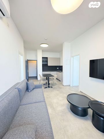 דירה, הנמל 19, שער פלמר, תחנת רכבת השמונה, חיפה