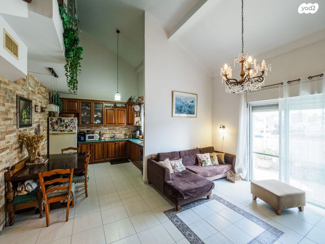 דופלקס, הרצל 120, עין שרה, נהריה