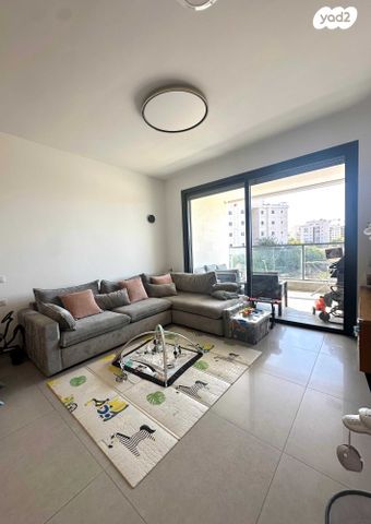 דירה, אהוד מנור, נווה זמר, רעננה