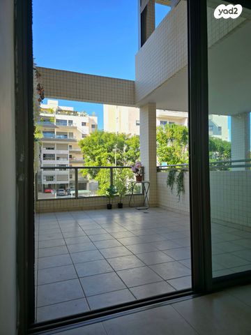 דירה, נווה דוד רמז, רעננה