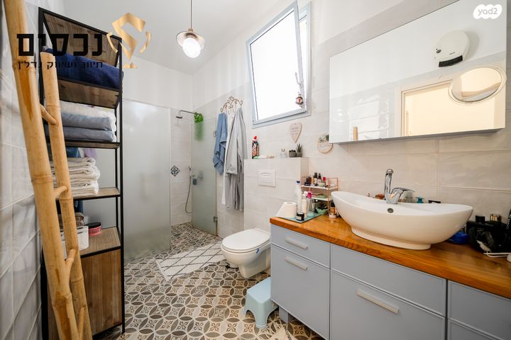 דו משפחתי, בית אריה / עופרים