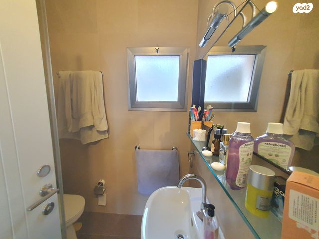 גג/ פנטהאוז, יבנה, קרית יערים, רמת השרון