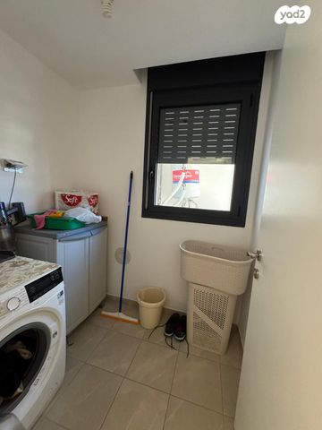 דירה, יצחק שמיר, נהריה