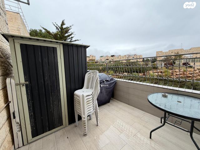 דירה, יצחק טוניק, פסגת זאב, ירושלים