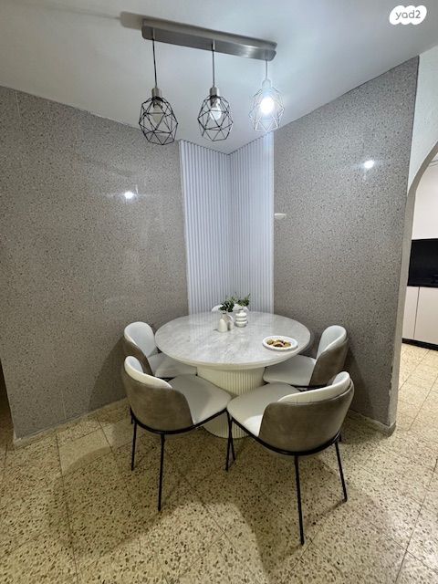 ארמון הנציב, תלפיות מזרח