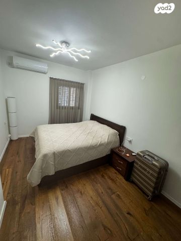 דירה, הרצל 57, בת ים