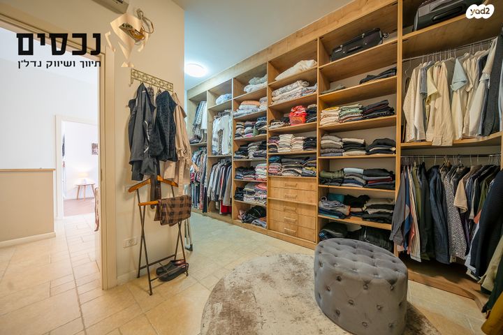 דו משפחתי, בית אריה / עופרים