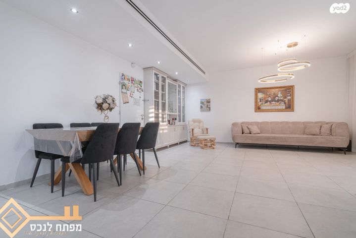 דירה, אריאל שרון, נווה שרון / שער העיר, נתיבות