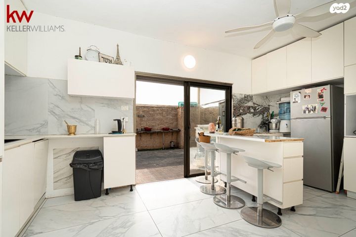 דו משפחתי, האצ"ל, רעננה