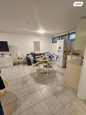 דו משפחתי, הרקפת 11, פרדסיה, פרדסיה