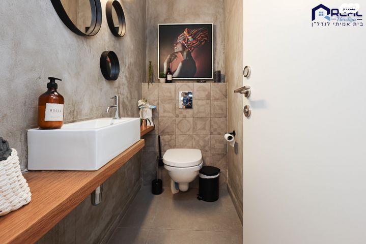 דירה, הרצליה