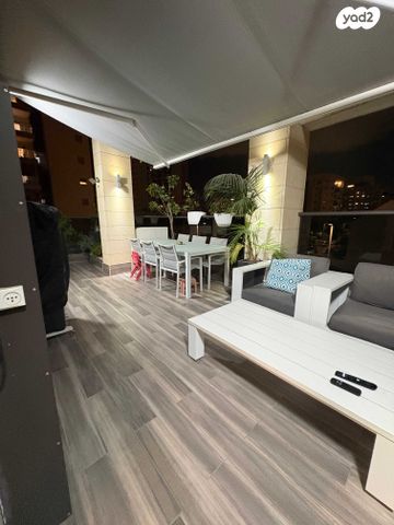 גג/ פנטהאוז, אהוד מנור 12, קרית אילון, חולון