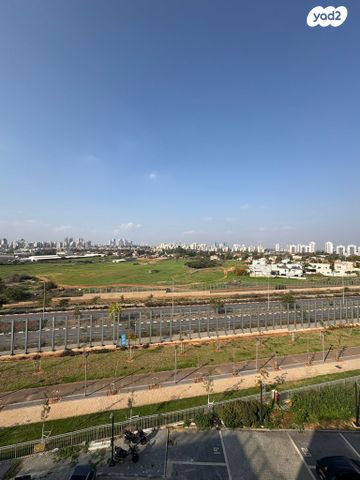 דירה, רפאל איתן, נאות שמיר, רמלה