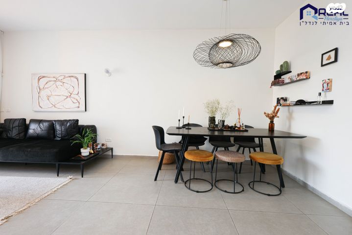 דירה, הרצליה