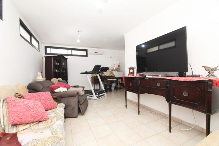 בית פרטי/ קוטג', שביל הנוטע 16, מרכז המושבה, אבן יהודה