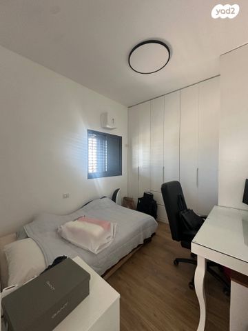 דירה, אהוד מנור, נווה זמר, רעננה